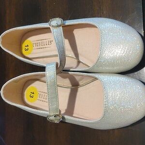 Girl dress shoes size 13c